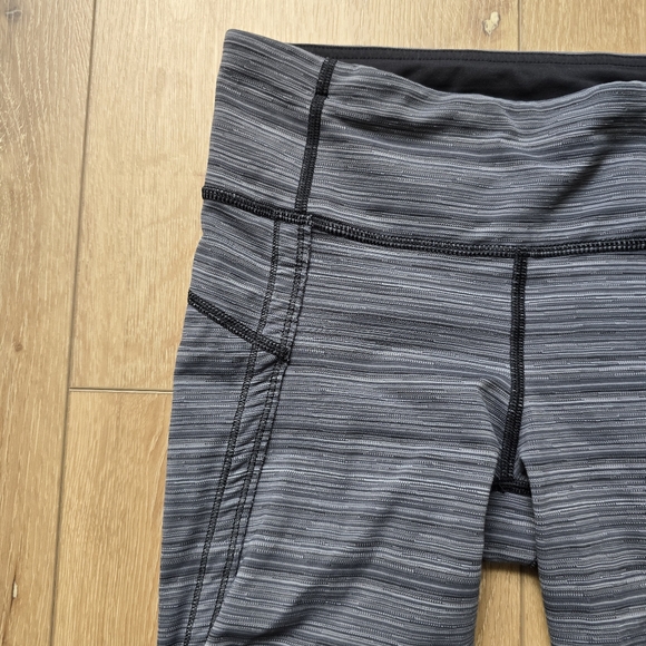 Lululemon Run Top Speed Crop Cyber Stripe Coal size 10 - Picture 4 of 15